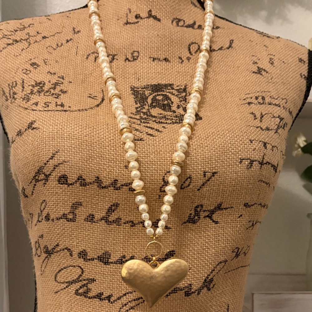 Adorable Gold Heart Pendant Pearl Necklace
19”